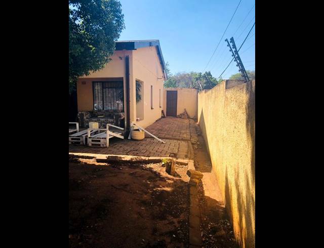 3 BEDROOM HOUSE FOR SALE IN GA-RANKUWA UNIT 1